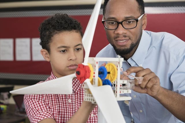 dad-son-airplane-science-project
